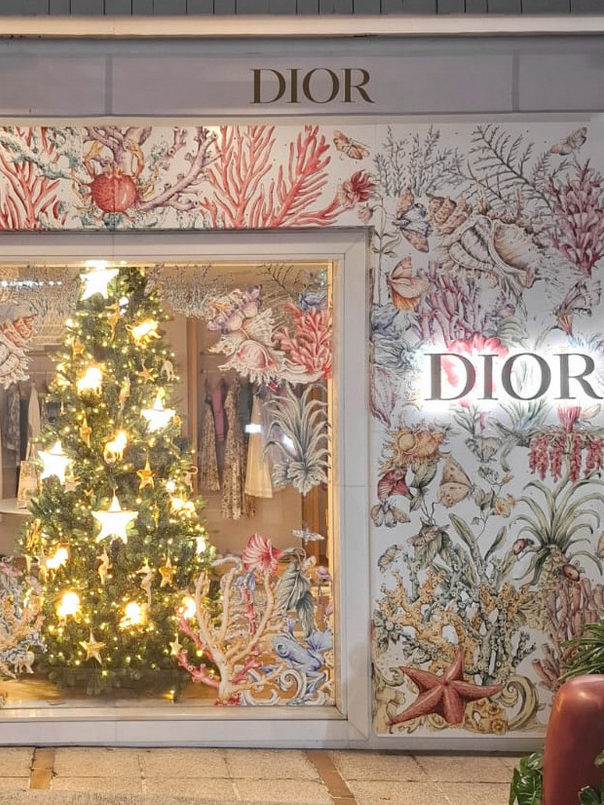 décor et sapin de noel Dior 2024